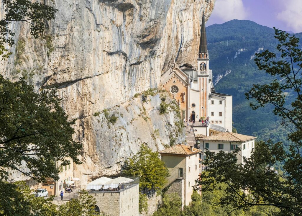 Santuario di Basilica di Madonna della Corona